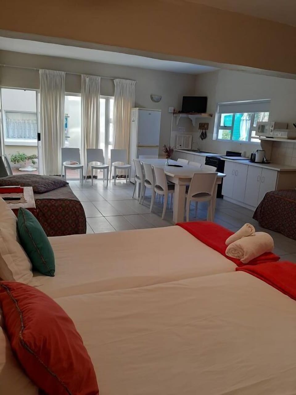 S/Catering Unit - Big Cob | Individually furnished, iron/ironing board, free WiFi