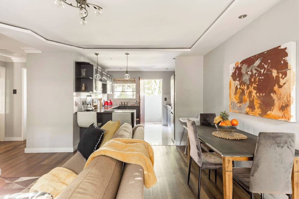 Apartment, 2 Bedrooms, Balcony | Dining room