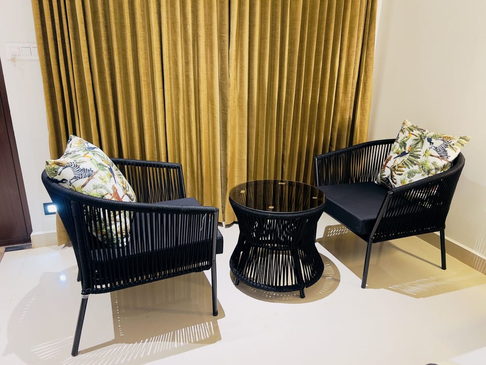 Signature Cottage, Balcony, Garden View | Premium bedding, desk, laptop workspace, blackout drapes