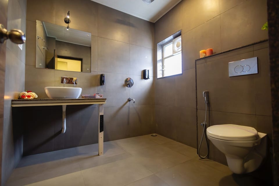 Premium Double Room, City View | Bathroom | Shower, slippers, towels, soap