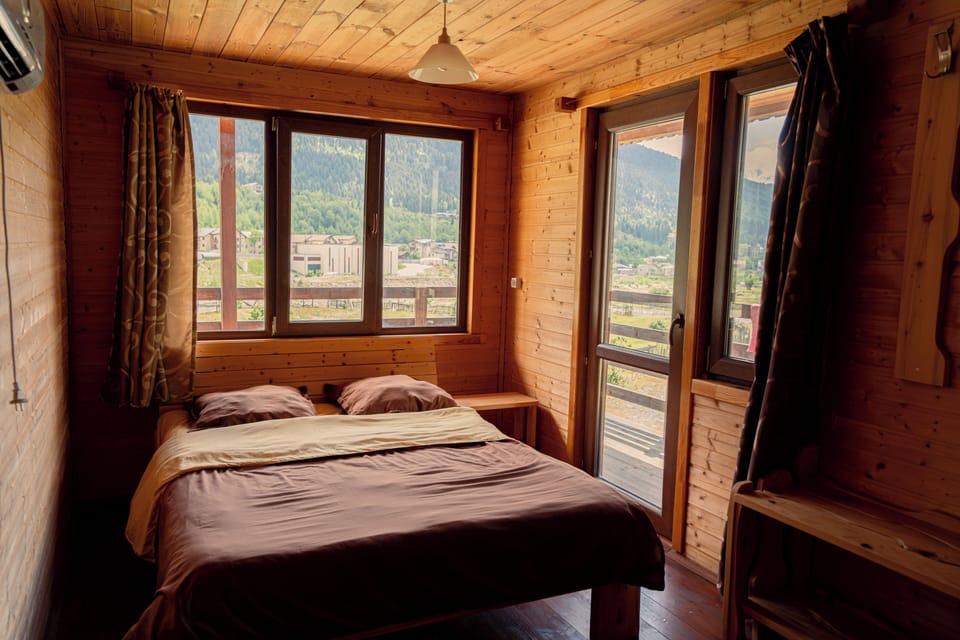 Deluxe Double Room, Mountain View | WiFi (free)