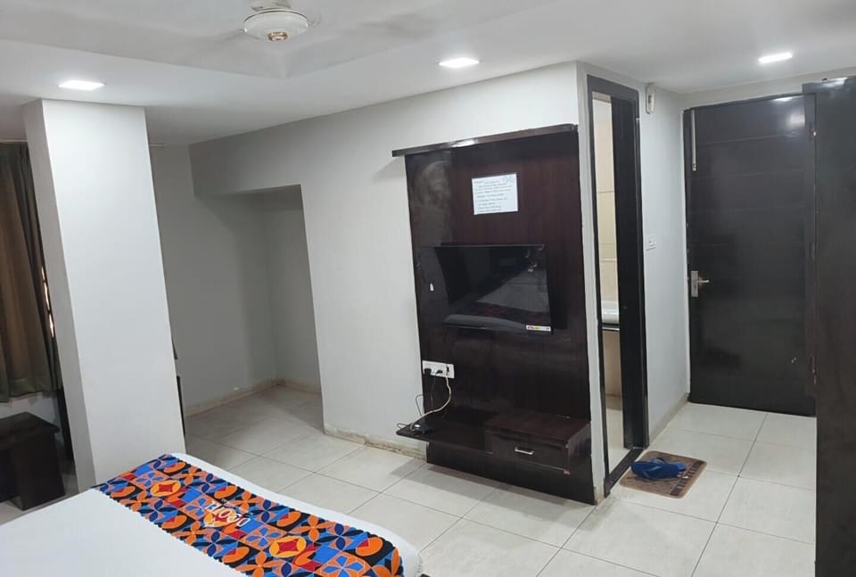 Standard Room, City View | WiFi (free), bed sheets
