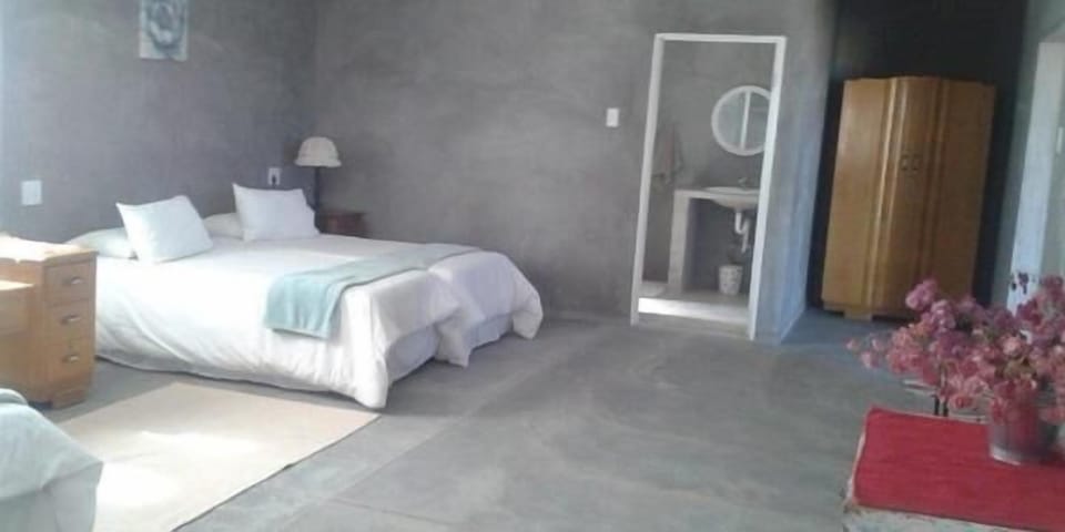 Room | Individually decorated, individually furnished, bed sheets
