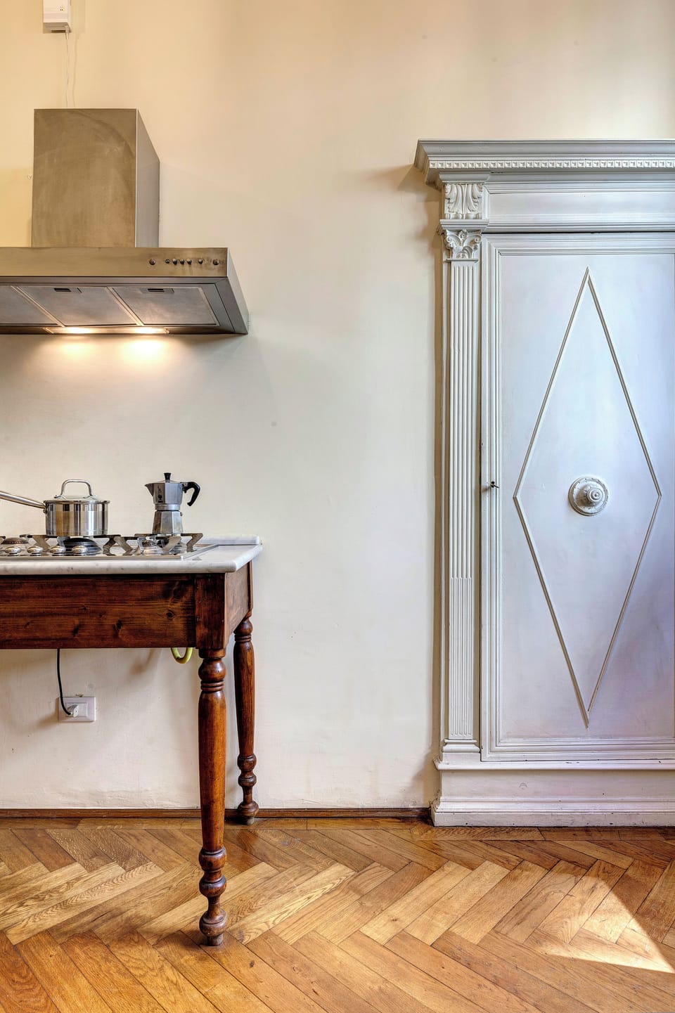 Apartment | Private kitchen | Microwave, oven, stovetop