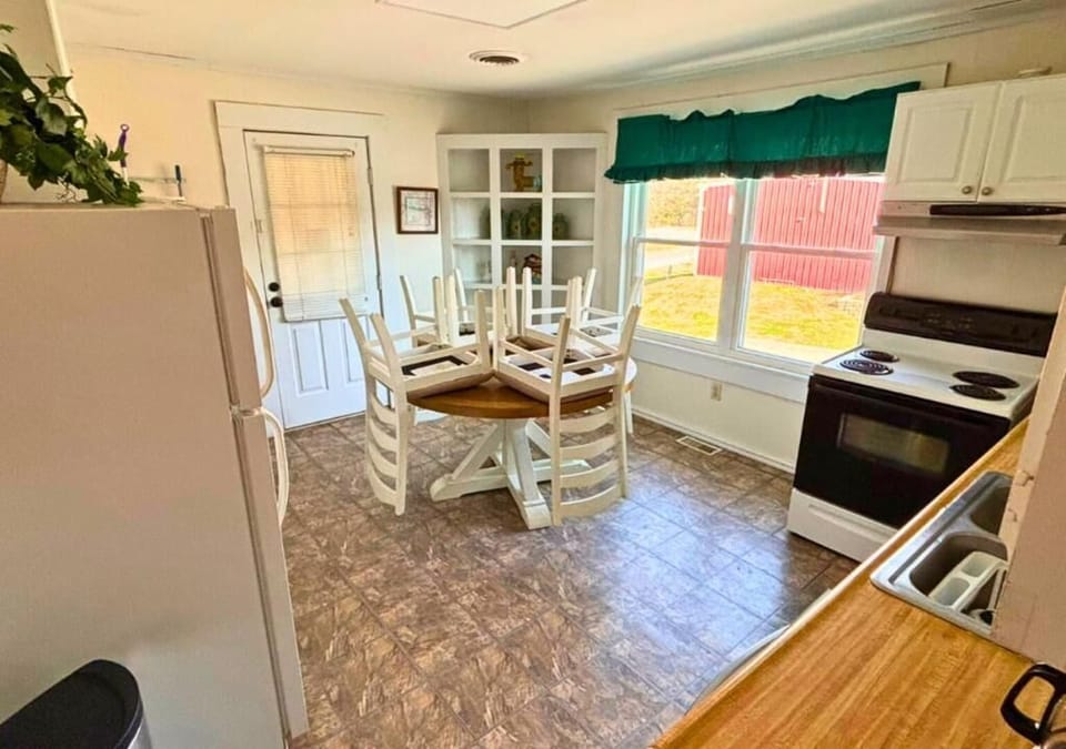 Family Loft, Balcony, Mountain View | Private kitchen