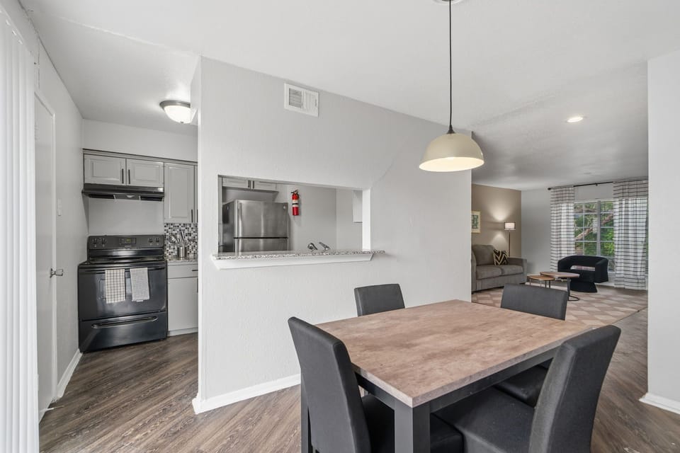 Family Apartment | Dining room