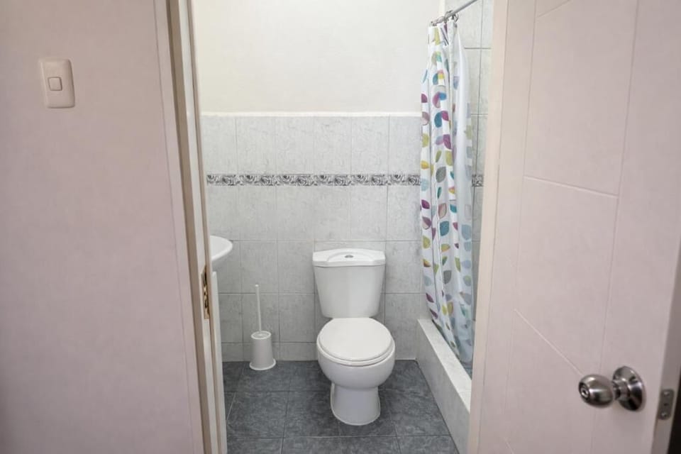 Comfort Double Room, Ensuite | Bathroom | Shower