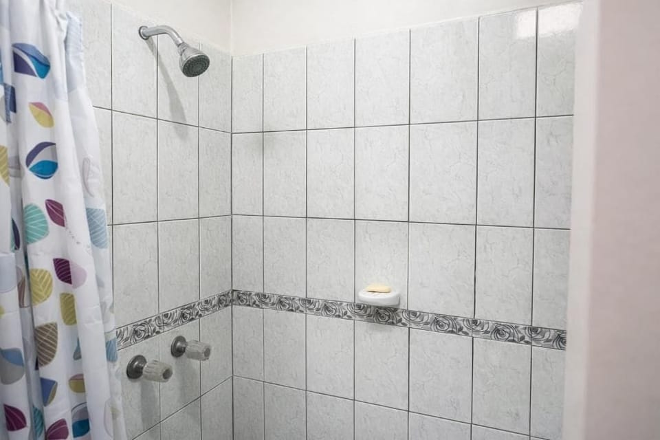 Comfort Double Room, Ensuite | Bathroom | Shower