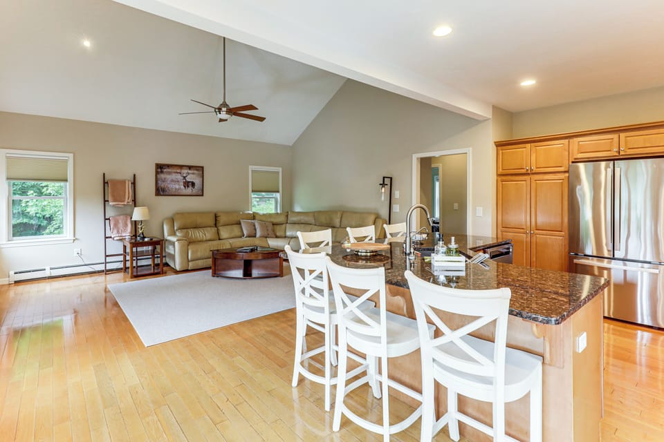 House (4 Bedrooms) | Interior