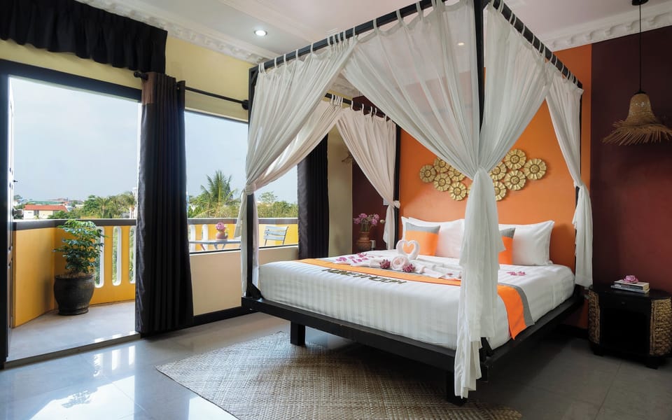 Deluxe Double Room, Balcony, Pool View (Free Bus Station Pick Up) | Minibar, in-room safe, individually decorated, individually furnished