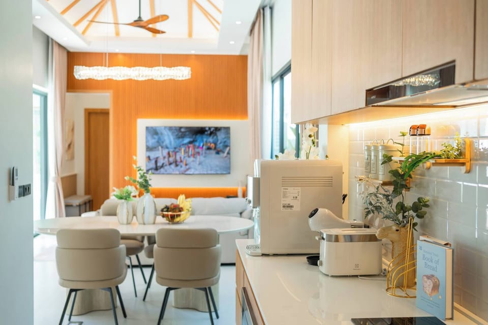 House, 2 Bedrooms | Dining room
