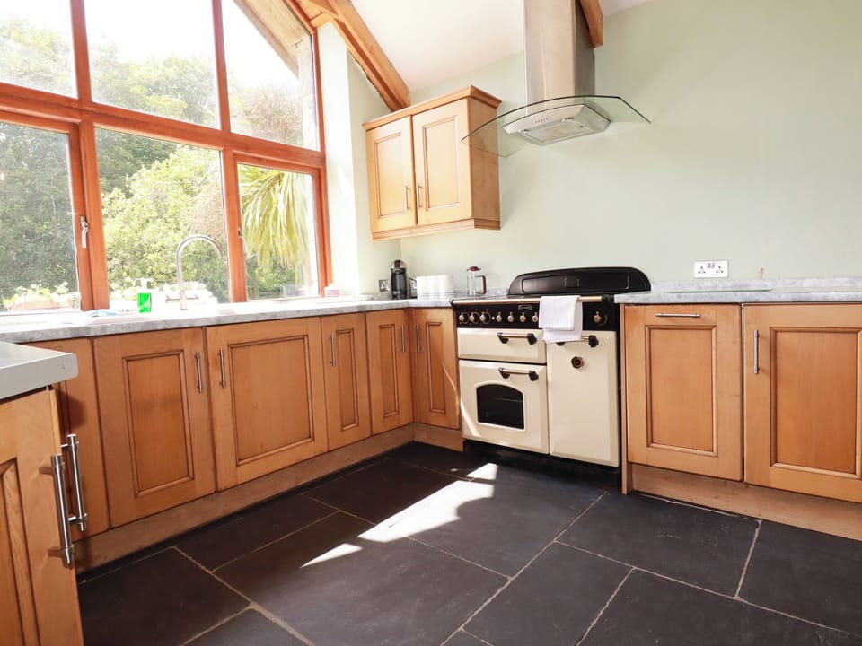 Cookware/dishes/utensils