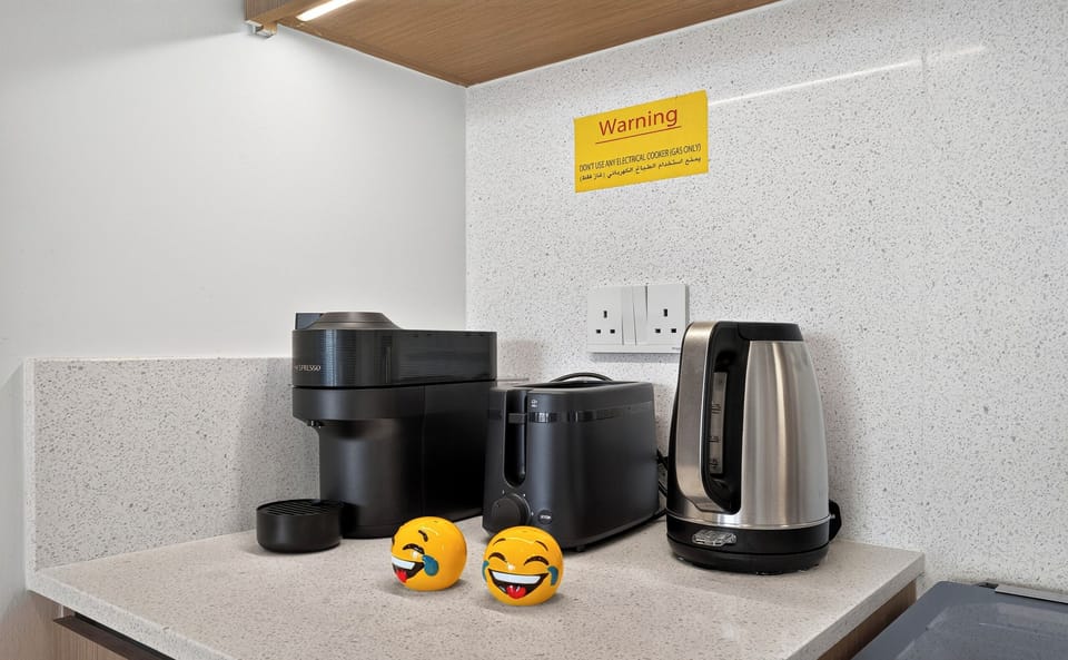 Premium Apartment, 1 Bedroom, Non Smoking | Private kitchen | Microwave, oven, stovetop, cookware/dishes/utensils