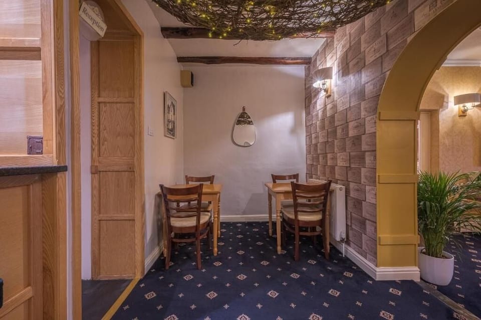 Lonsdale House | Dining