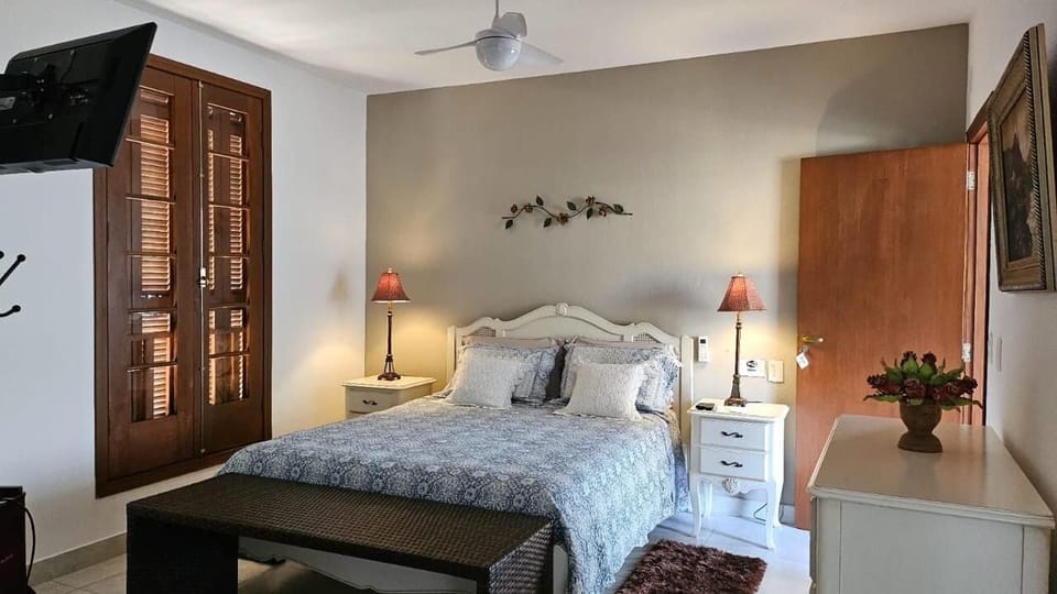 Deluxe Suite | Premium bedding, pillowtop beds, minibar, WiFi (free)