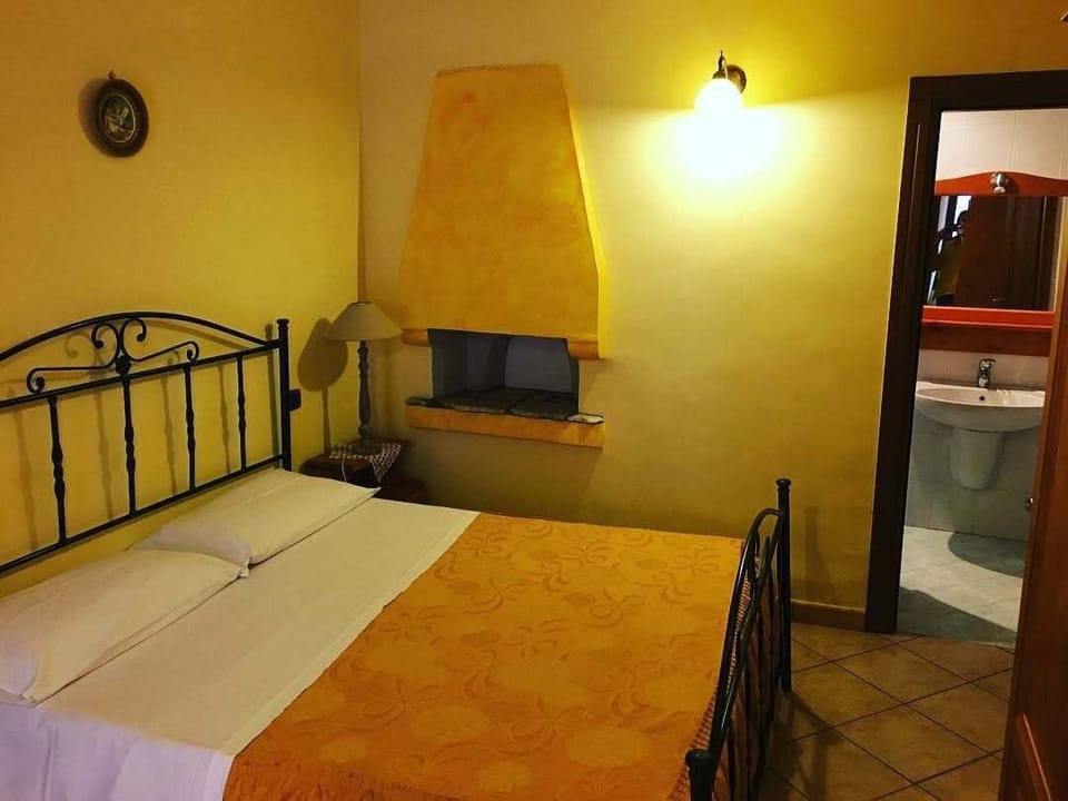 Basic Double Room | WiFi (free)