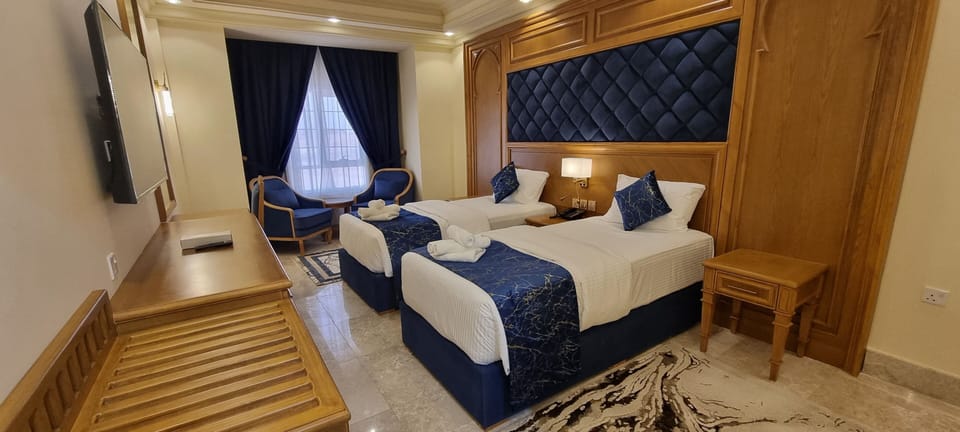 Comfort Twin Room | In-room safe, desk, laptop workspace, iron/ironing board (on request)