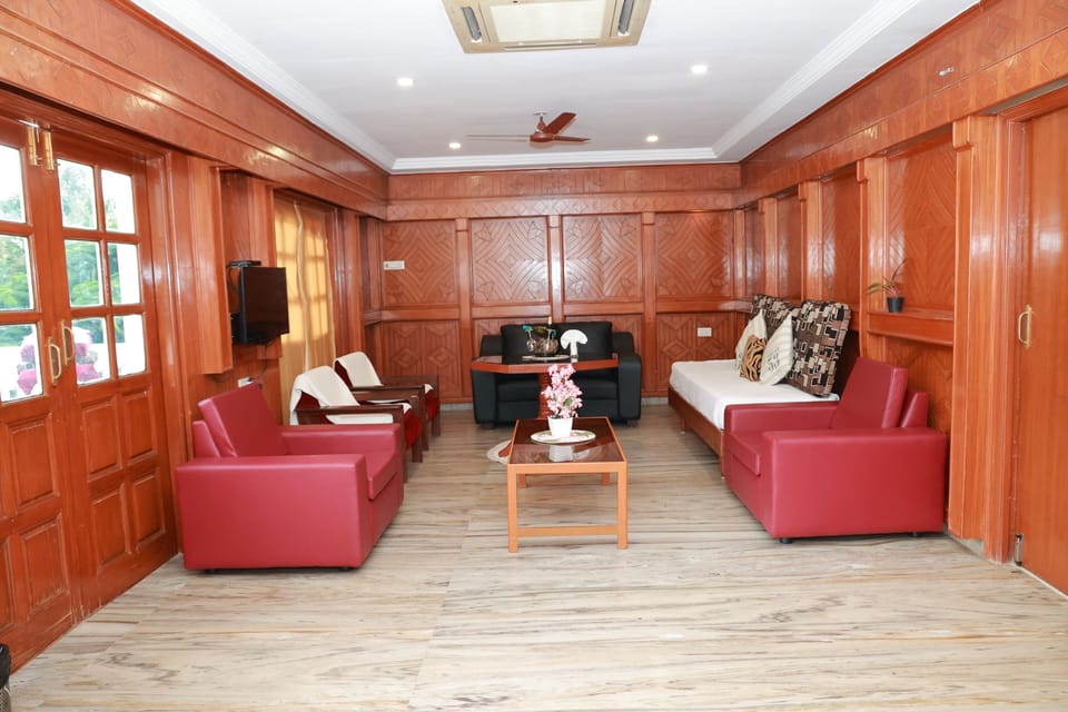 Presidential Room, City View | Interior