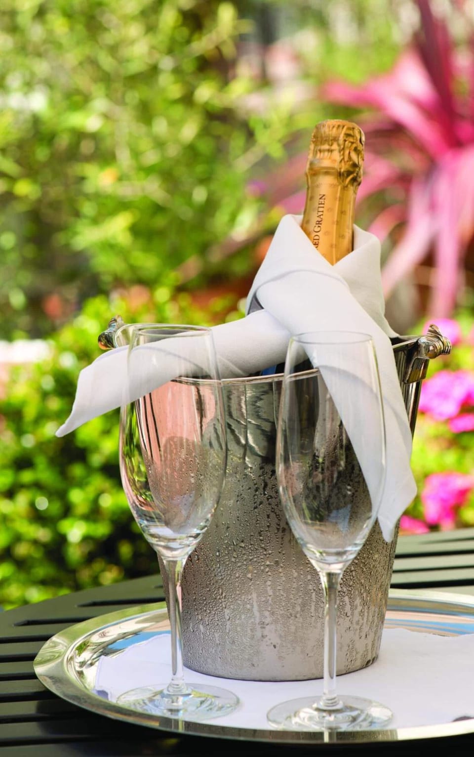 Dinner served, Californian cuisine, alfresco dining 