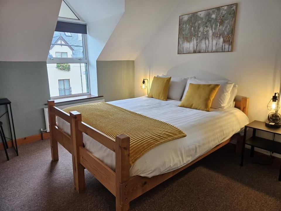 Double or Twin Room | Desk, laptop workspace, WiFi (free)