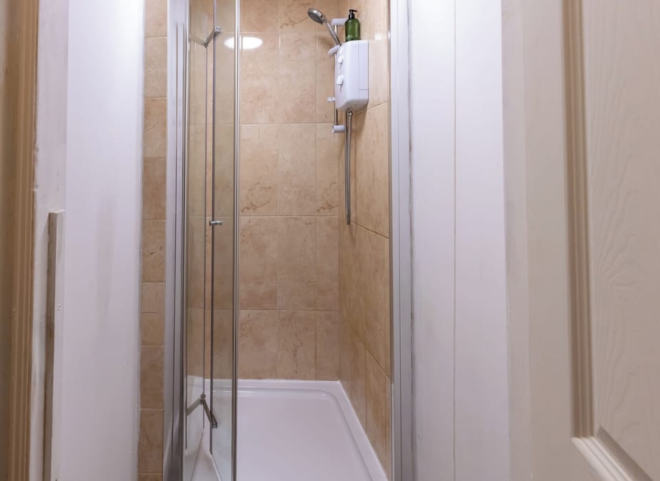 Shower, towels