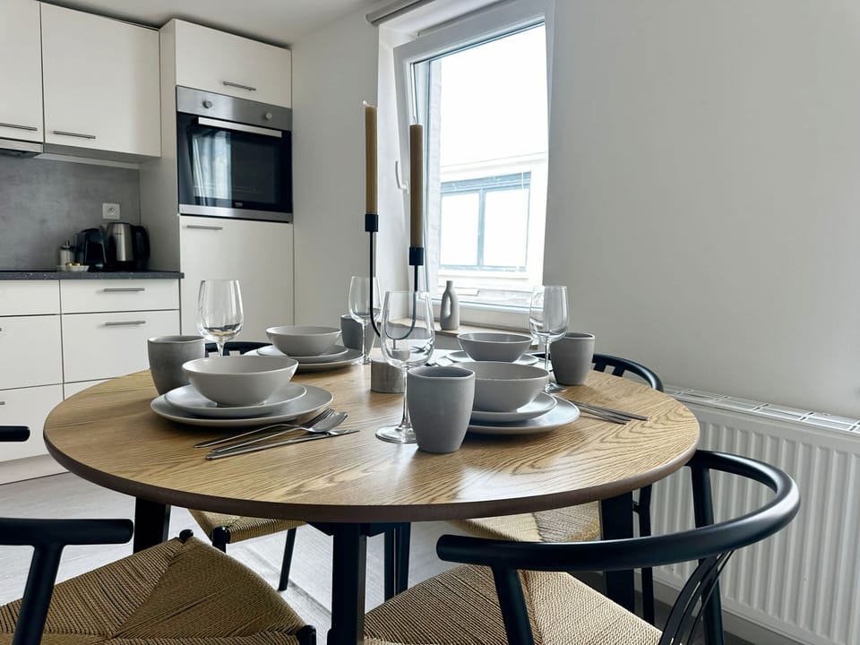 Basic Apartment | Private kitchen | Fridge, microwave, oven, stovetop