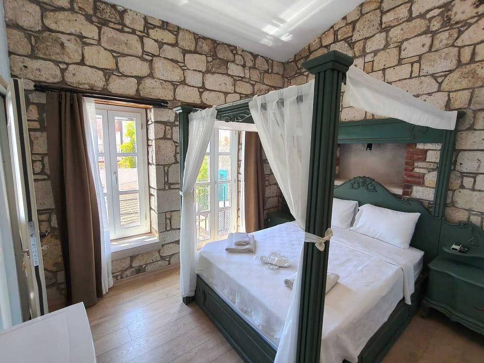 Deluxe Room, Courtyard View | WiFi (free)
