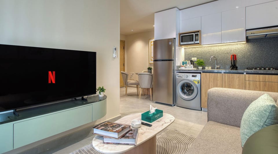 Apartment, 2 Bedrooms | Living area