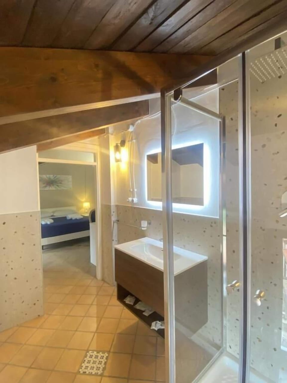 Standard Triple Room | Bathroom