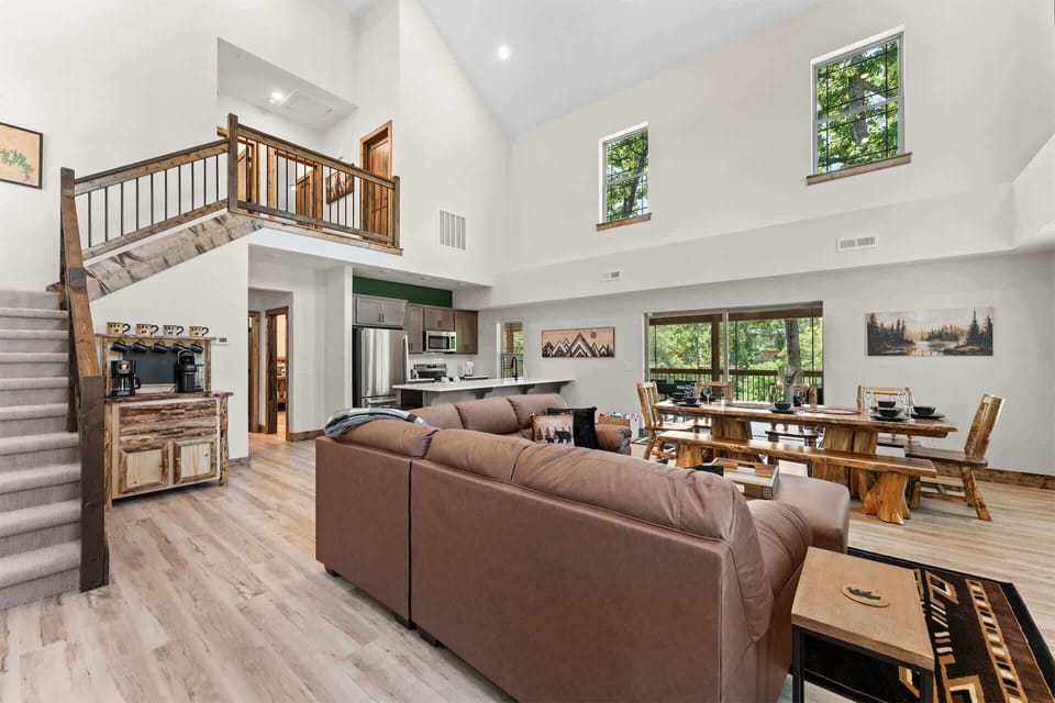 Cabin, Multiple Beds, Mountain View (207 Meadow Song Way) | Living area