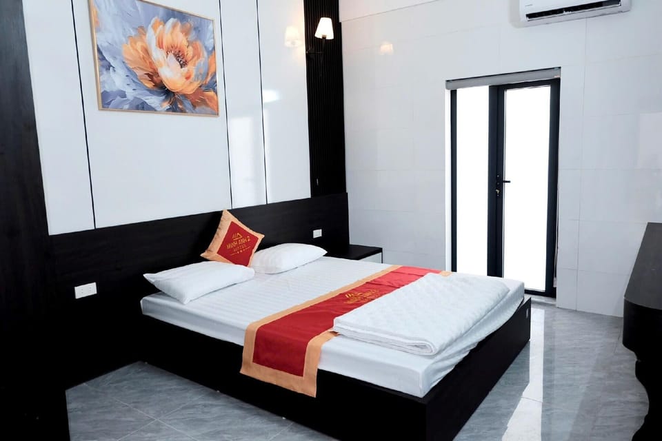Deluxe Double Room | Desk, WiFi (free), bed sheets