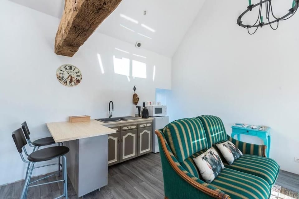Deluxe Apartment, Patio, Garden View | Interior