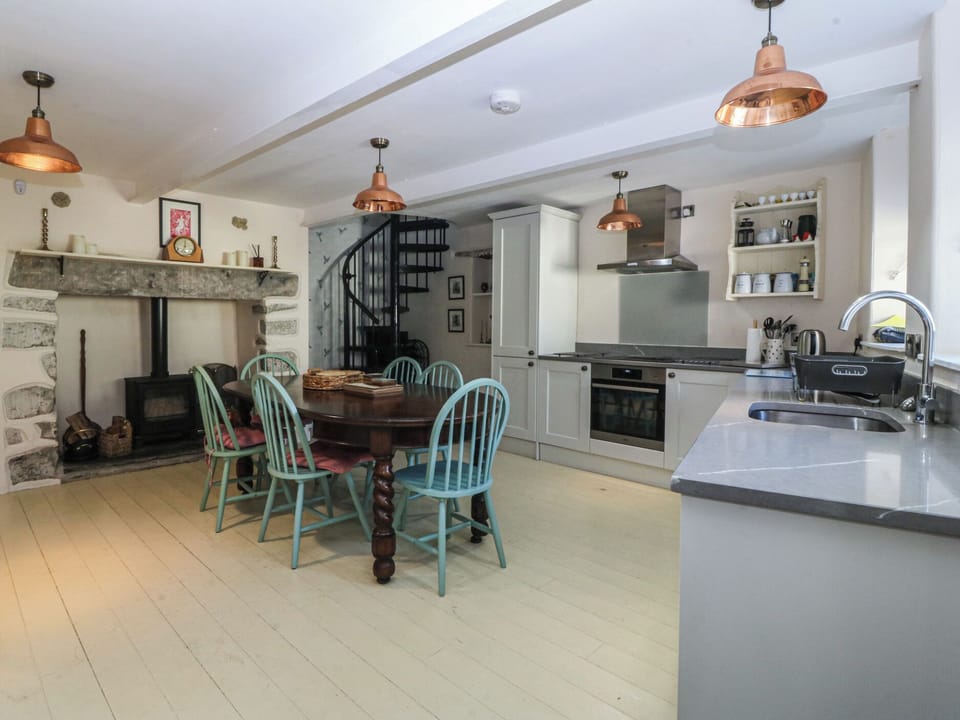 Dishwasher, cookware/dishes/utensils