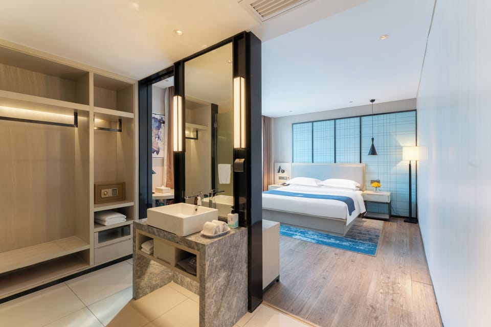 Comfort Double Room, City View | Desk, laptop workspace, blackout drapes, soundproofing