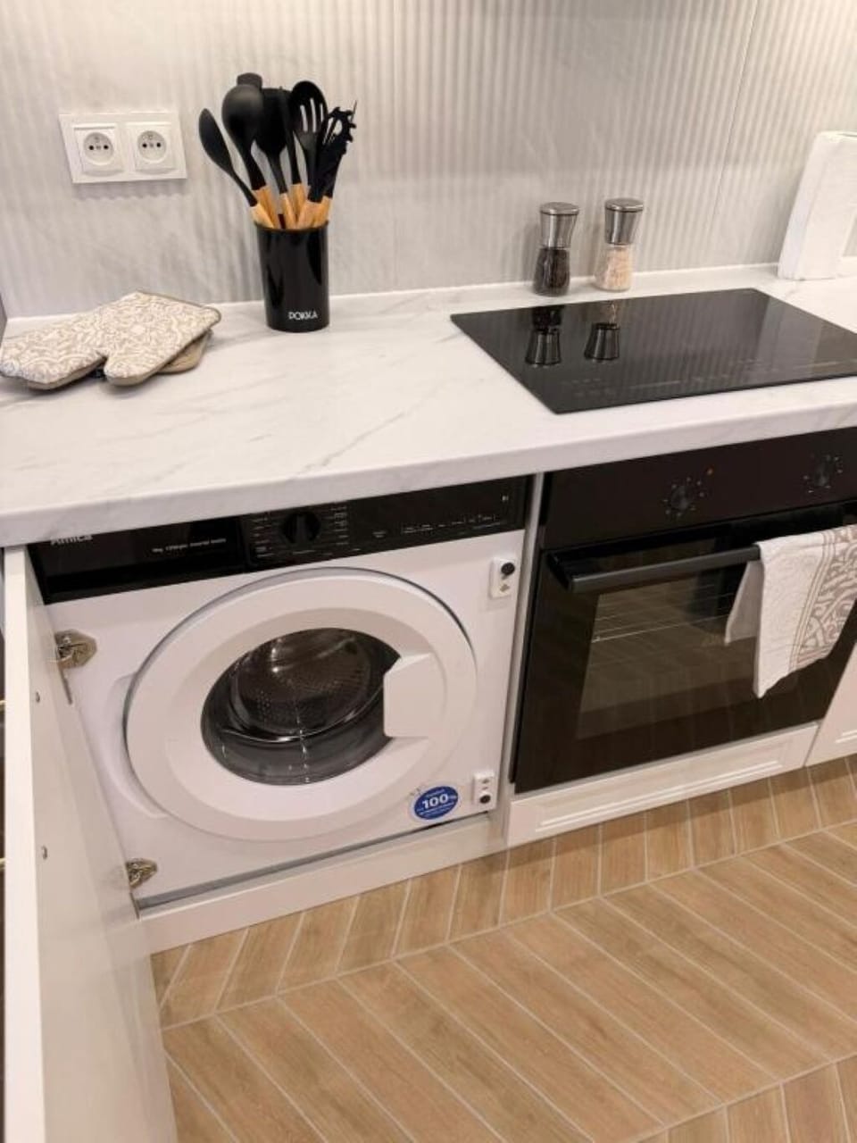 Deluxe Apartment | Private kitchen
