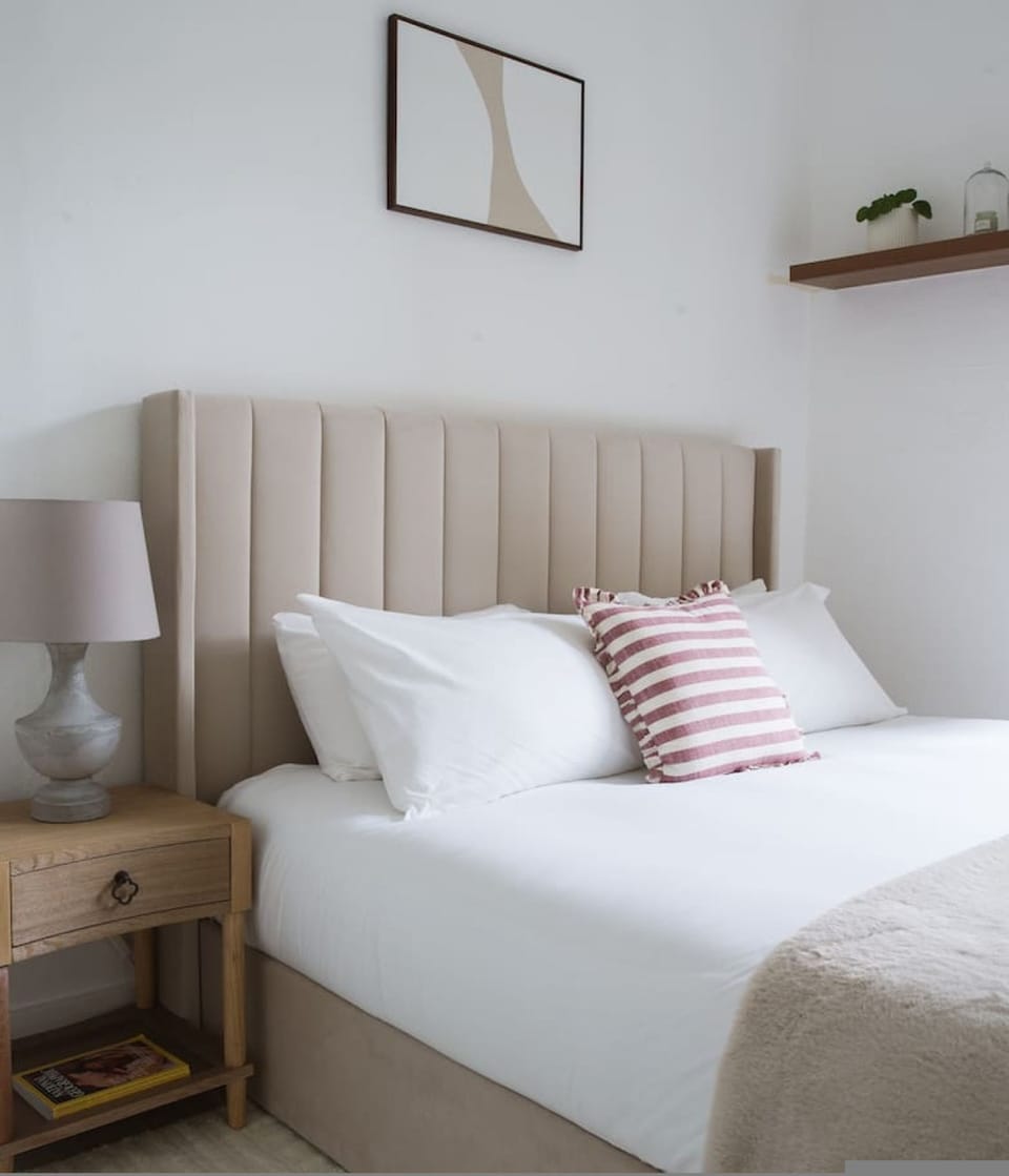 Brook Green Stylish 2 bed Apartment in London