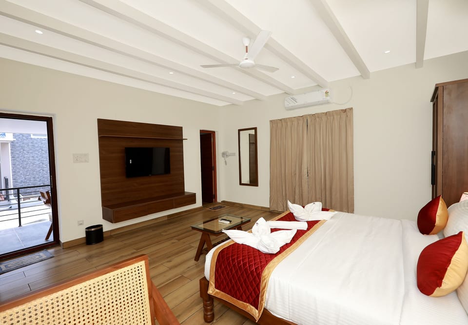 Standard Room, City View | Desk, laptop workspace, WiFi (free)