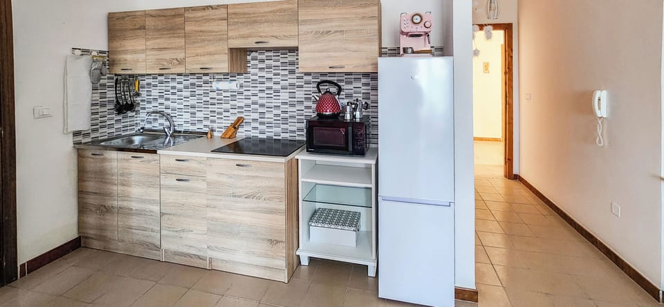 Apartment, 1 Bedroom, Balcony, City View | Private kitchen