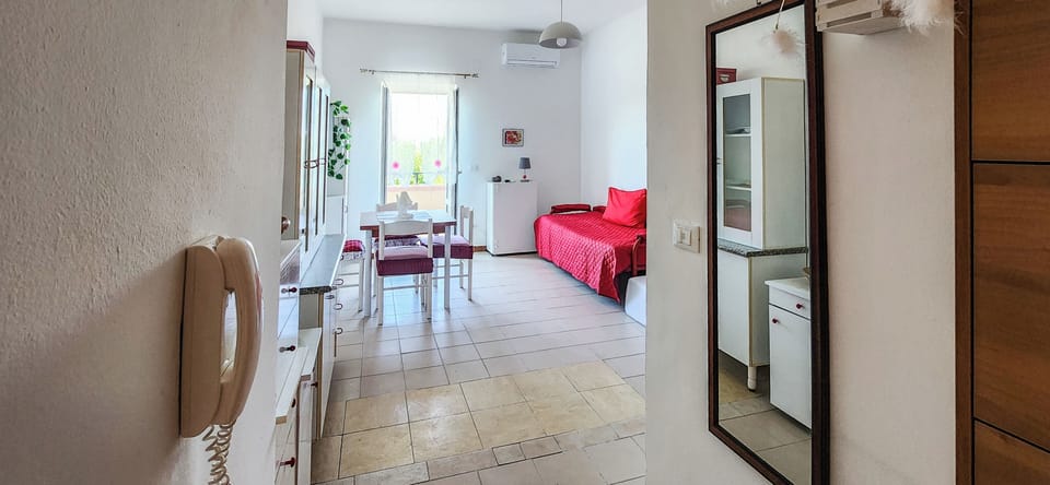 Apartment, 1 Bedroom, Balcony, City View | Interior