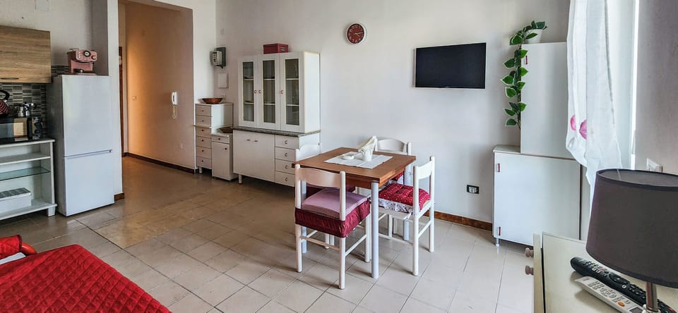 Apartment, 1 Bedroom, Balcony, City View | Interior