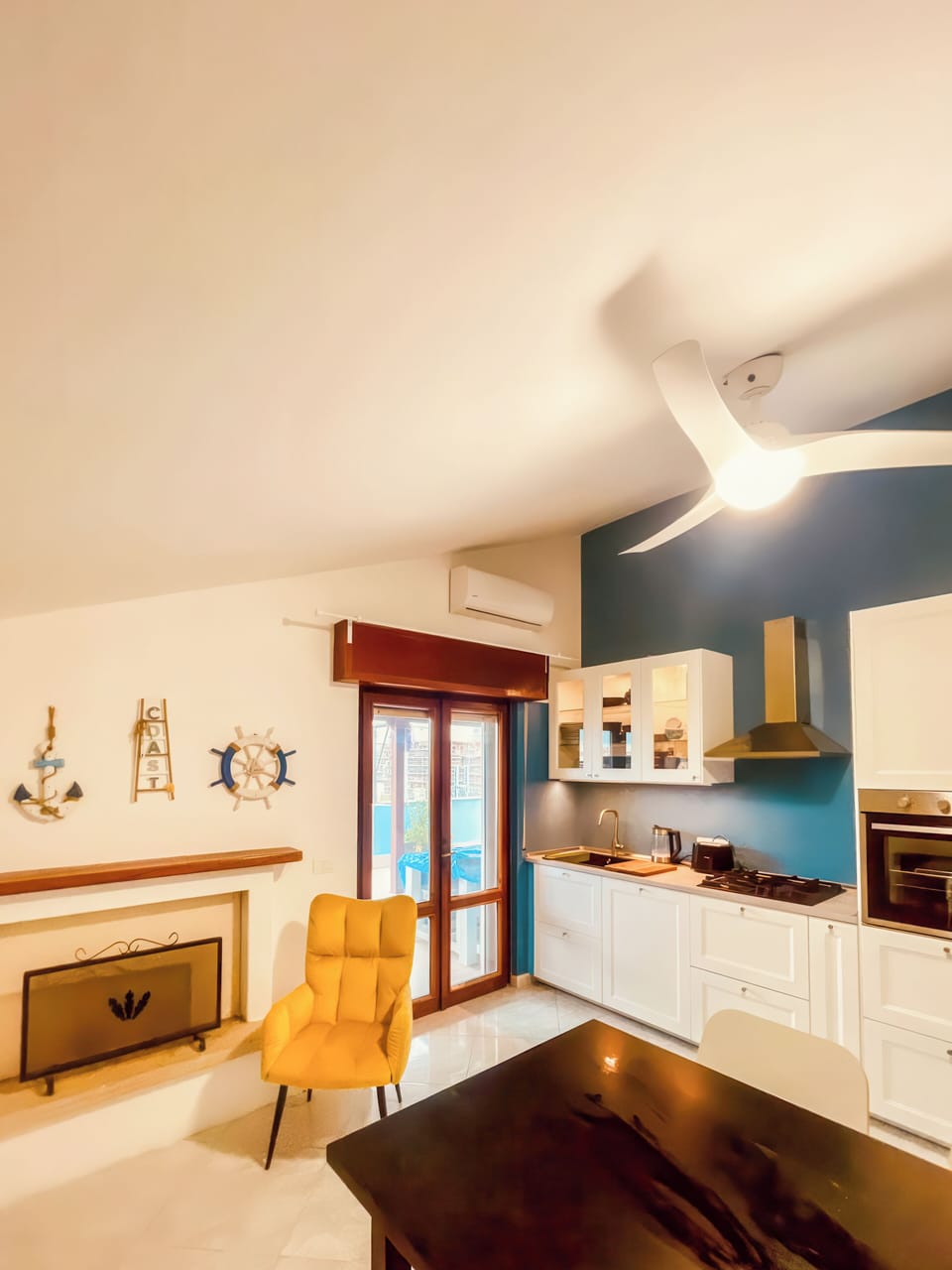 Apartment, Partial Sea View | Interior