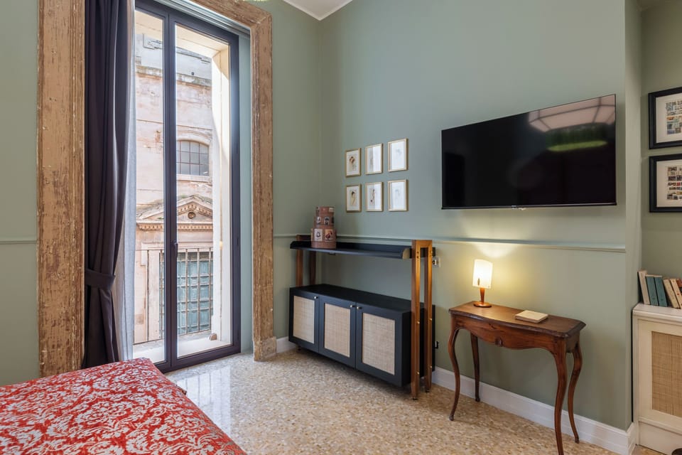 In-room safe, desk, laptop workspace, WiFi (free)