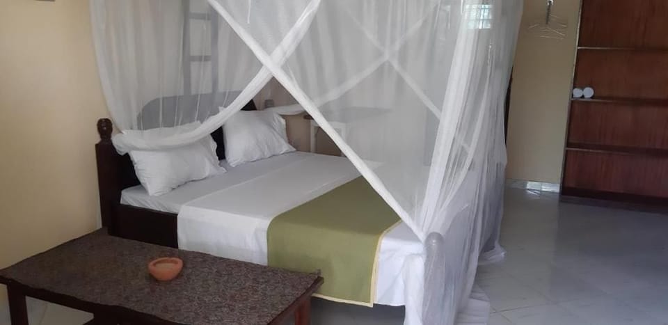 Double or Twin Room, Balcony, Courtyard View | WiFi (free)