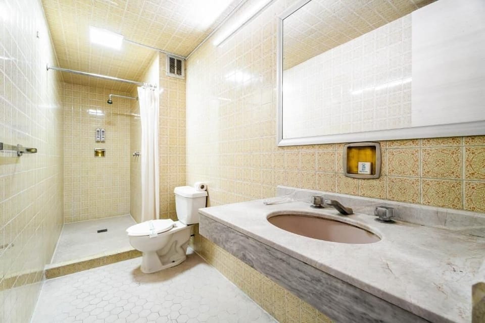 Suite | Bathroom