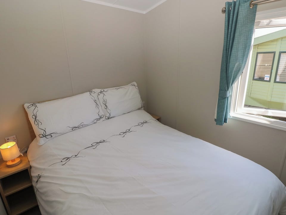 Cottage | 2 bedrooms, WiFi (free), individually decorated, individually furnished