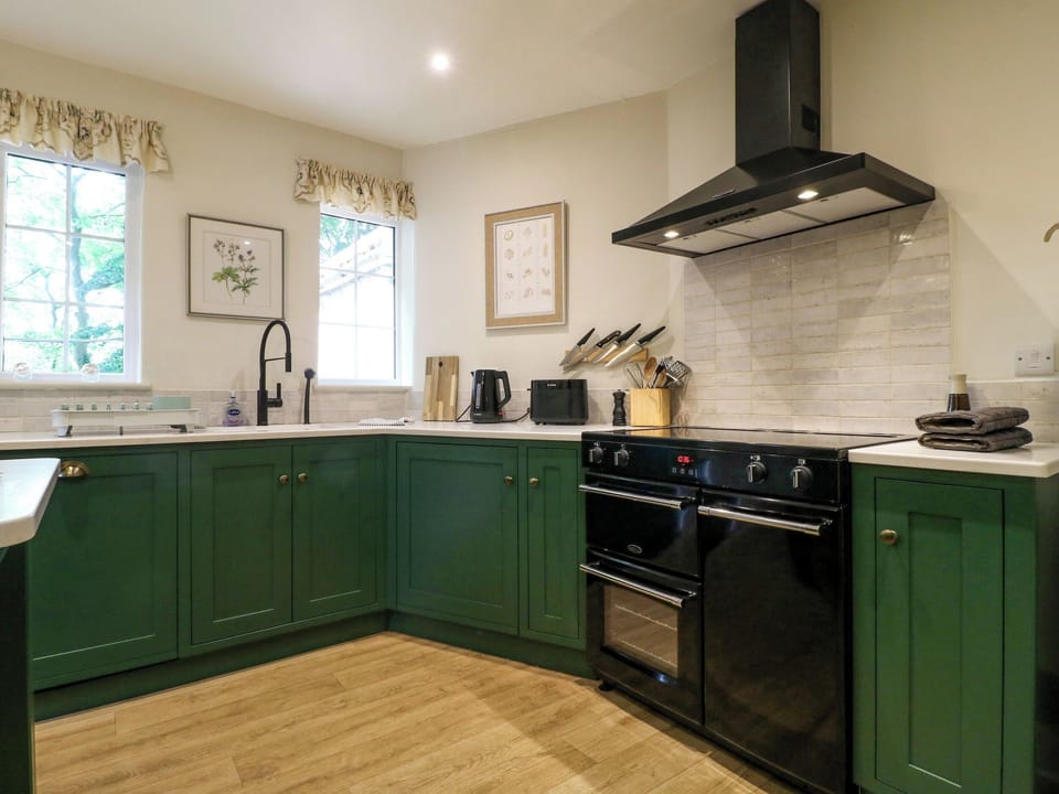 Dishwasher, cookware/dishes/utensils