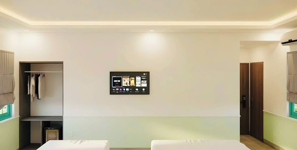 Luxury Villa, Multiple Bedrooms, City View | Desk, WiFi (free), bed sheets