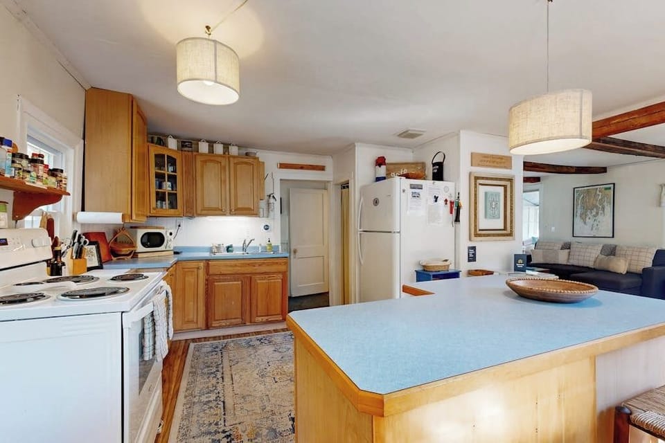 Cottage, Multiple Beds (Lobster Cove Cottage) | Private kitchen