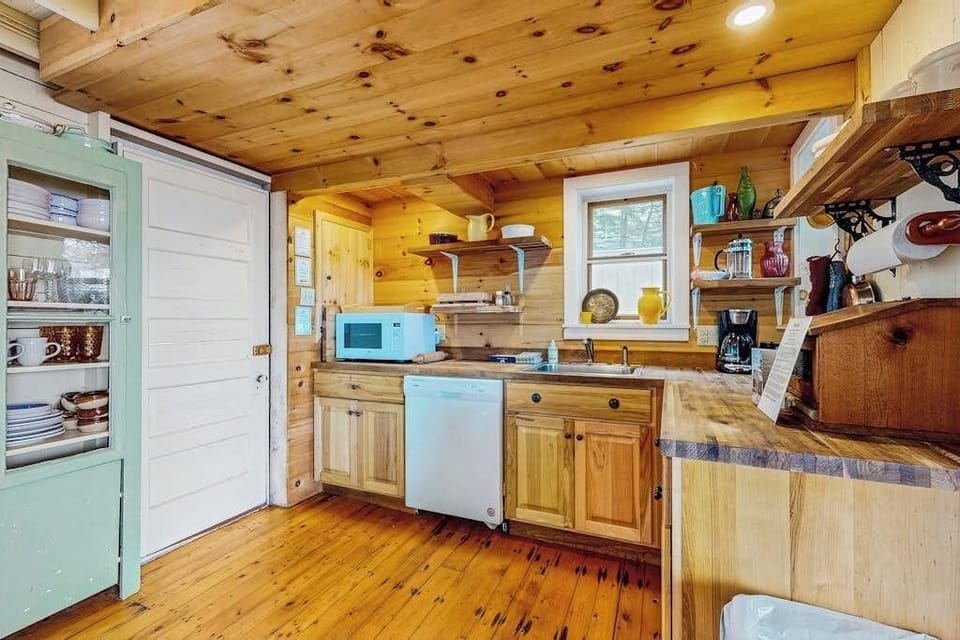 Cottage, Multiple Beds, Fireplace (The Beach House at Wall Point) | Private kitchen