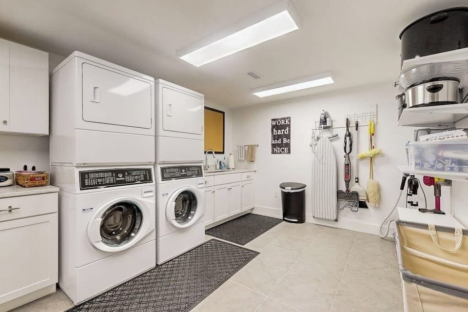 Apartment, Multiple Beds, Garden View (Harbor's End Unit B) | Private kitchen